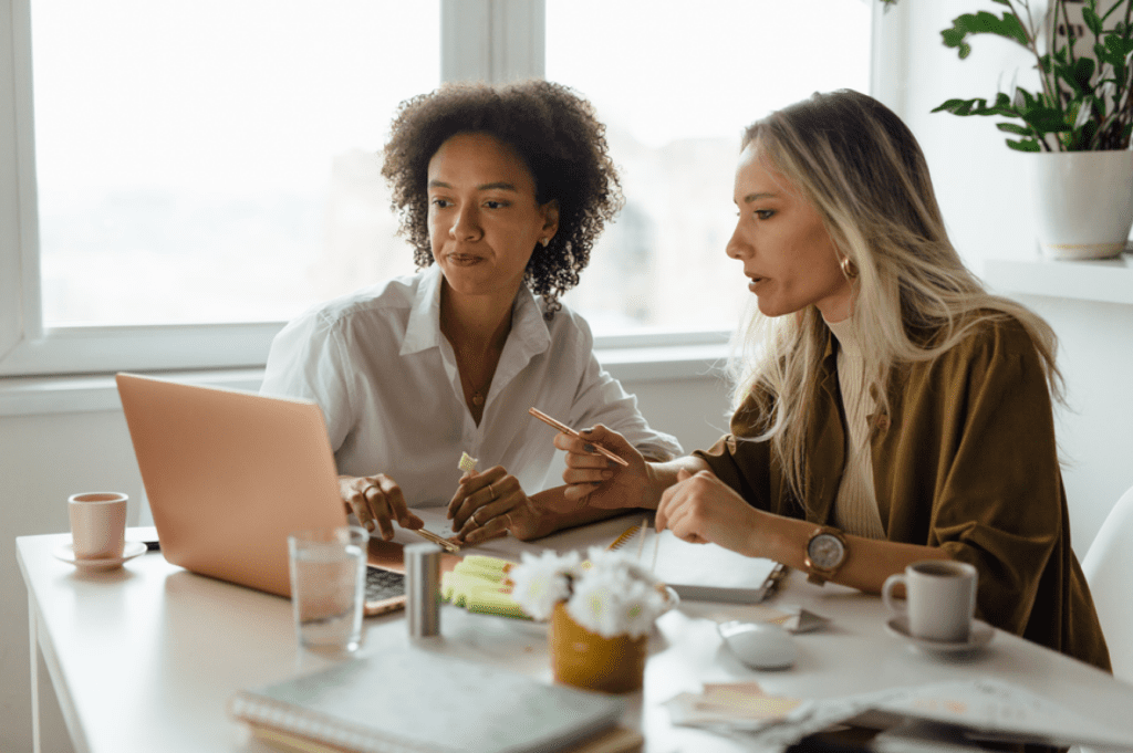 Salaried or Solo: Navigating Your Path in the Evolving Tax Industry